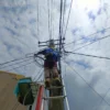 PLN Icon Plus Regional Jawa Barat melakukan patroli dan perapihan kabel Fiber Optik demi kehandalan Jaringan Telekomunikasi pada Libur Nataru 2024-2025