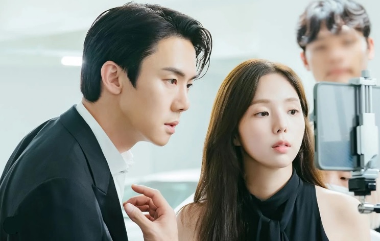 Dua pemeran utama drakor When The Phone Rings, Yoo Yeon Seok dan Chae Soo Bin.