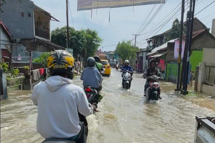 Buat Petisi Terkait Banjir, Sapan Bersuara Desak Pemkab Bandung Berikan Solusi Cepat Buat Petisi Terkait Banjir, Sapan Bersuara Desak Pemkab Bandung Berikan Solusi Cepat