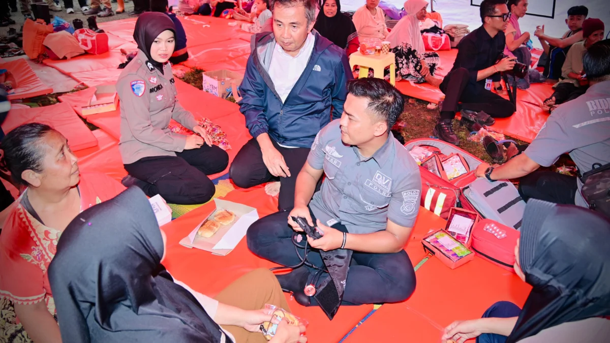 Update Bencana Alam di Sukabumi, 5 Orang Tewas dan 1400 Jiwa Mengungsi Update Bencana Alam di Sukabumi, 5 Orang Tewas dan 1400 Jiwa Mengungsi