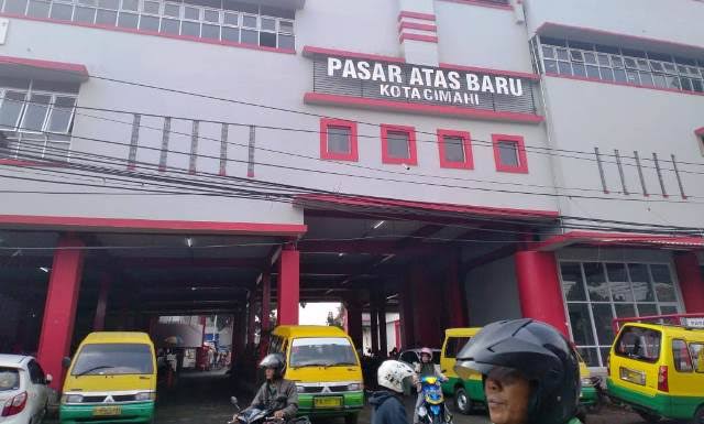 Sejumlah Pedagang di Pasar Atas Kota Cimahi Ungkap Terhambatnya Modal Usaha di BPR Kencana Cimindi usai di Segel OJK (Jabar Ekspres)
