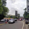 Pengendara melintas di Jalur Puncak Bogor, Minggu (22/12/2024). Foto : Muhamad Firdaus/ Radar Jabar