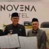 Ungkap Persoalan Open Bidding, Sejumlah Fraksi Partai Desak Komisi 1 DPRD KBB Bentuk Pansus Pj Bupati Bandung Barat, Ade Zakir bersama pimpinan ketua DPRD KBB Muhammad Mahdi saat menghadiri rapat paripurna pada September 2024. Dok humas DPRD KBB
