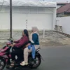Ilustrasi: Langgar aturan Perda, proyek pembangunan gerai minimarket di Jalan Raya Pondok Rumput, Kota Bogor terlihat sudah rampung, Selasa (24/12). (Yudha Prananda / Jabar Ekspres)