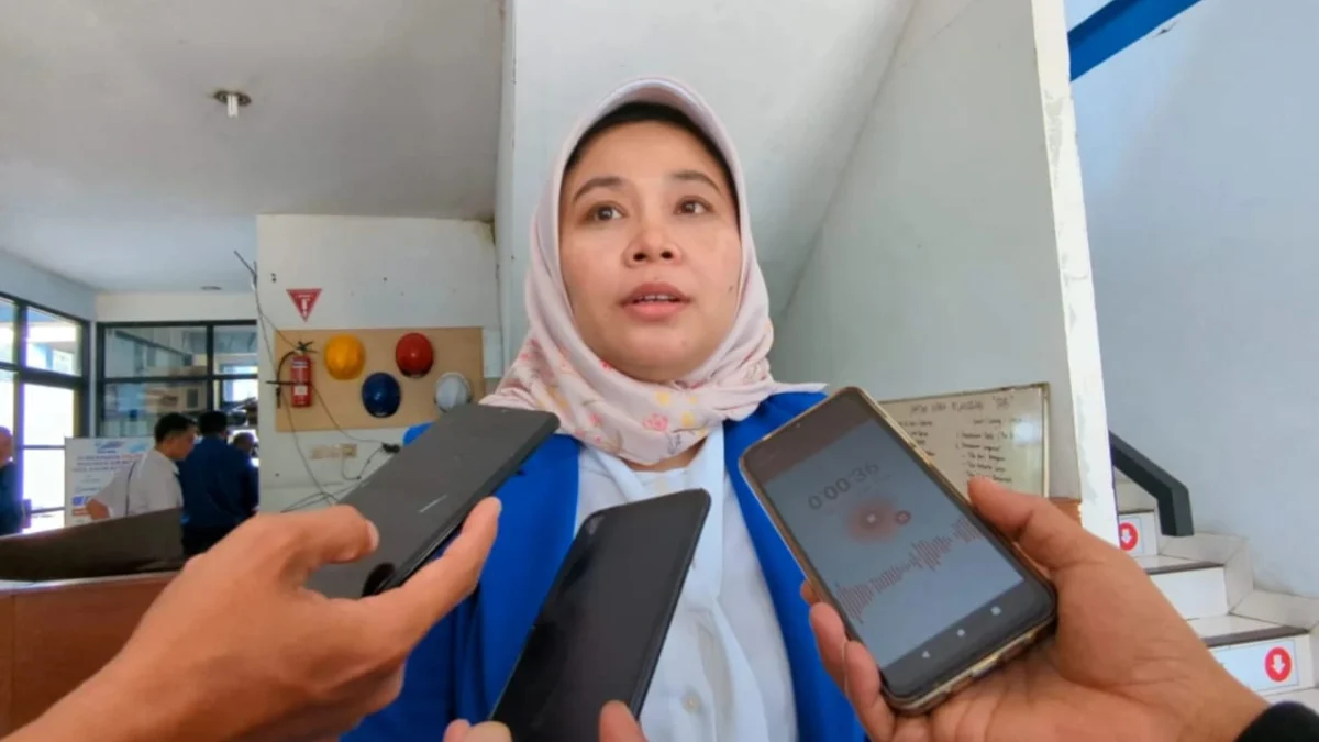 Pelayanan Loket Tagihan Air Kembali Dibuka Pasca Cuti Bersama Direktur Perumdam Tirta Anom Banjar, E Fitrah Nurkamilah. (Cecep Herdi/Jabar Ekspres)