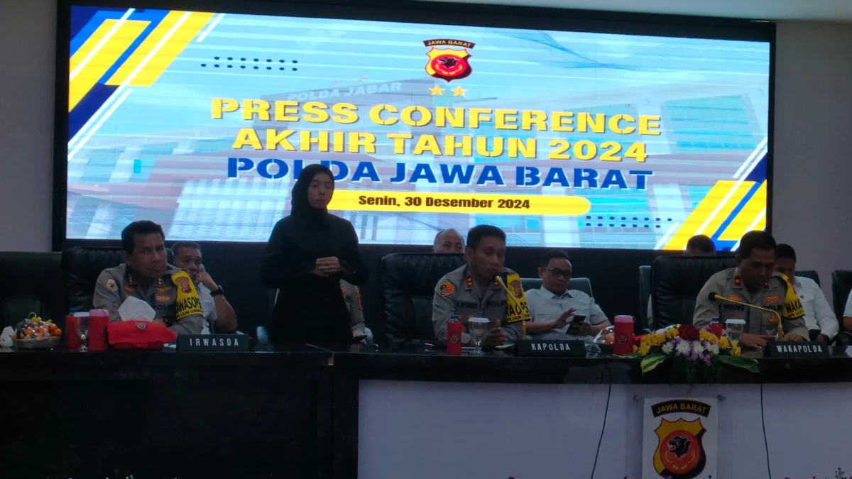 64 Anggota Polda Jabar di PTDH Sepanjang Tahun 2024 Dok. Konferensi Pers Polda Jabar. Senin (30/12). Foto. Sandi Nugraha.