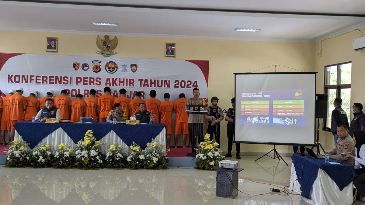 Polres Sebut Gangguan Kamtibmas di Kota Banjar Menurun Drastis Polres Banjar saat menggelar rilis akhir tahun, Selasa 31 Desember 2024. (Cecep Herdi/Jabar Ekspres)