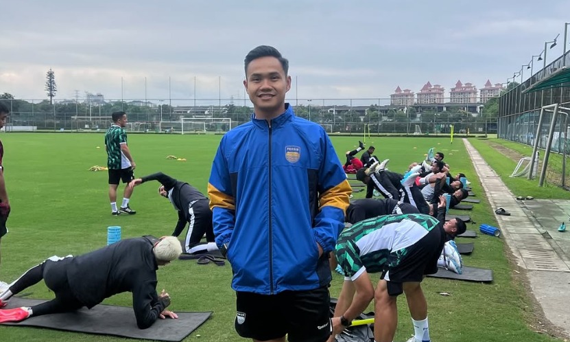 Lindungi Kevin Mendoza, Fisioterapis Persib Kena Bogem Mentah Oknum Suporter Persis Ilustrasi: Lindungi Kevin Mendoza, Fisioterapis Persib Kena Bogem Mentah Oknum Suporter Persis. (Instagram / Benidektus.ap)