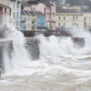 Ilustrasi tanggul laut raksasa atau giant sea wall. (iStock)