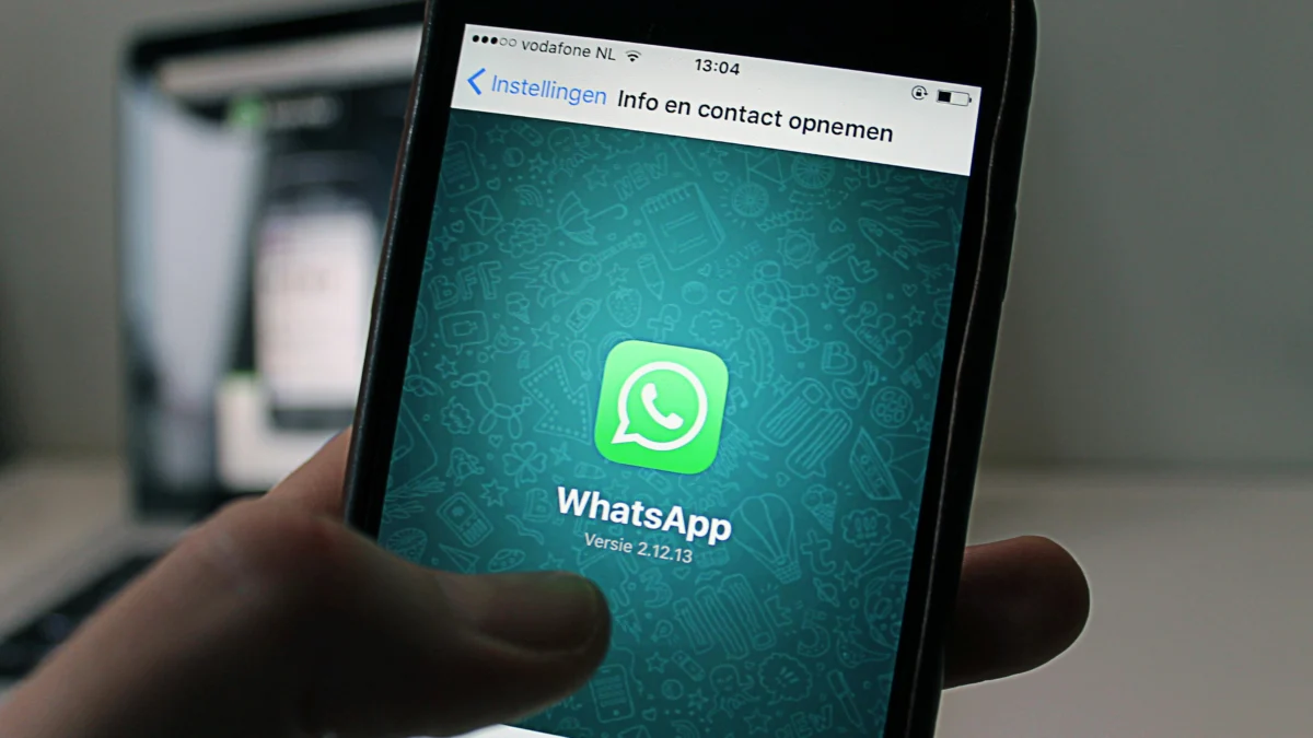 Jangan Panik! Begini Cara Mengenali WhatsApp yang Disadap