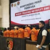 Para tersangka kasus Robot Trading Net89. (foto/ANTARA)
