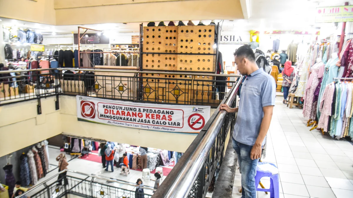 Suasana terkini lapak pedagang di Pasar Baru Trade Center, Kota Bandung, Sabtu (18/1). Foto: Dimas Rachmatsyah / Jabar Ekspres