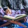 ILUSTRASI Alquran yang akan memberikan syafaat kelak. (freepik)
