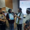 Dedy Mulyadi saat mendampingi Mendagri Tito Karnavian di MPP Subang, pada Selasa (21/1)
