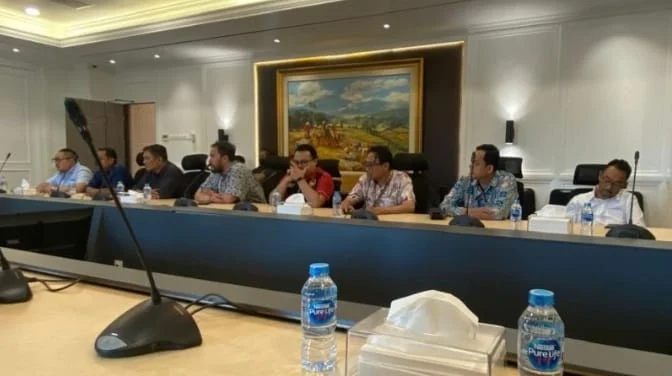Jalannya pertemuan antara Penyidik kasus Net89 dengan para kuasa hukum.