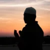 ILUSTRASI Waktu Jumat Sore yang mustajab untuk berdoa. (freepik)