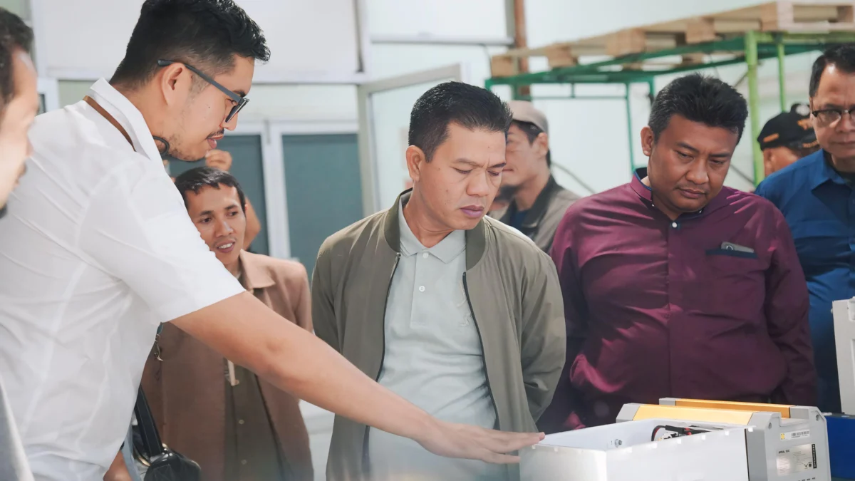 Pemkab Bandung Siap Gandeng Perusahaan Produk PLTS Lokal untuk Wujudkan PJU Ramah Lingkungan. Foto Istimewa