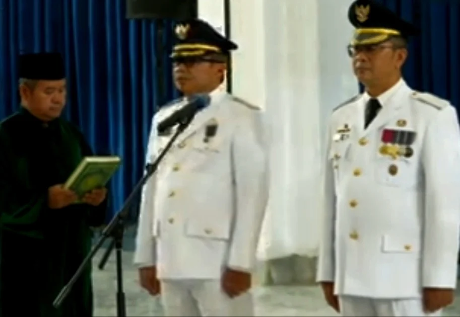 Dua kepala dinas di Pemerintahan Daerah Jawa Barat ditunjuk menjadi Pejabat Wali Kota Cimahi dan Pj Bupati Subang.