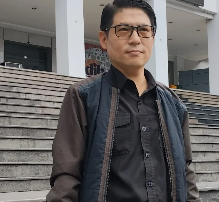 Berpolemik, Dewan Soroti Rencana Mutasi ASN Pemkot Bandung Wakil Ketua Komisi 1 DPRD Kota Bandung Erick Darmajaya menyoroti rencana mutasi jabatan ASN di lingkungan Pemkot Bandung.