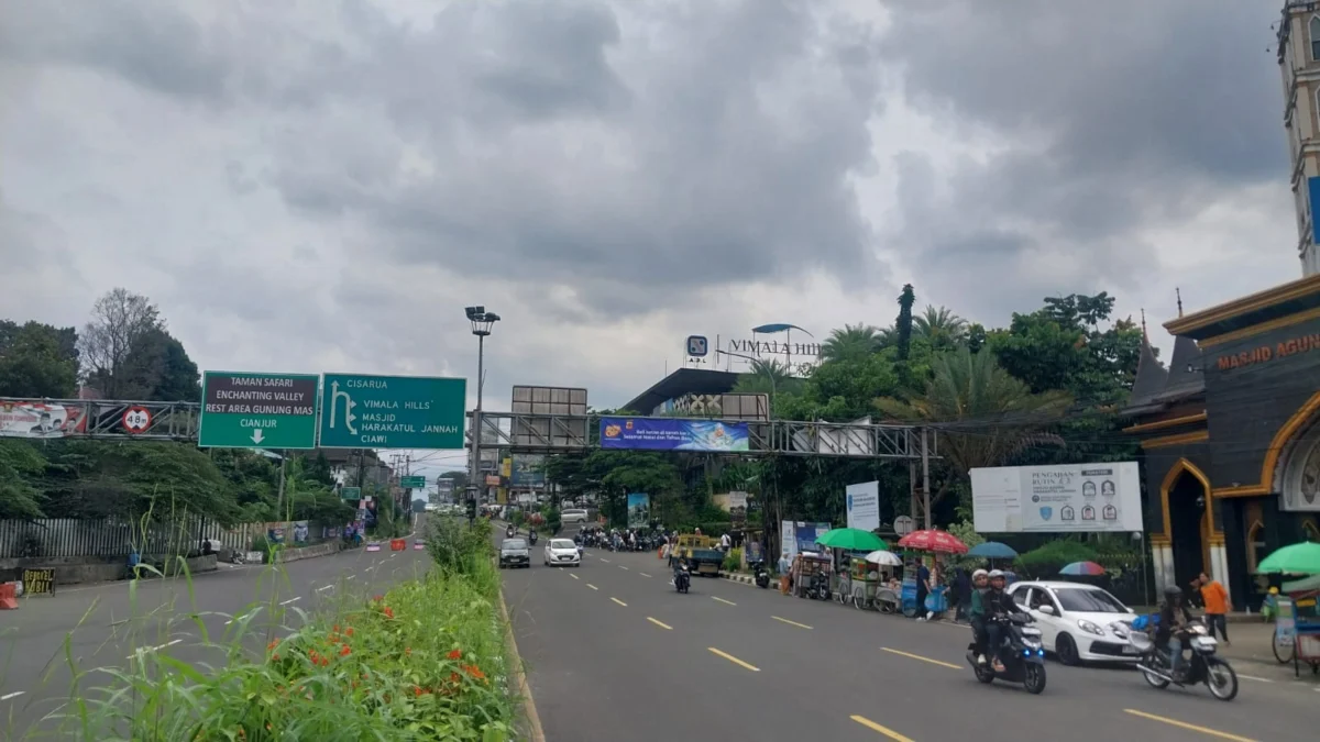 Ilustrasi penerapan one way dari arah Cianjur menuju Jakarta, Siang, Senin (27/1) Foto : Regi
