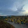 Dahlan Iskan saat menjadi instruktur senam di Perumahan The Emeralda Resort Padalarang, Bandung Barat. Selasa (28/1). Dok Jabar Ekspres/wit