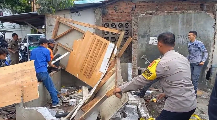 Polisi Bongkar Kios Penjual Obat Keras di Katapang! Warga Apresiasi Langkah Tegas