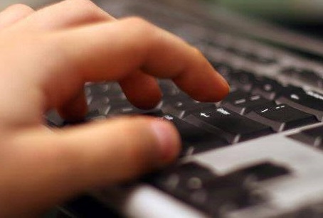 Keberadaan Link Grup WhatsApp yang menuguhkan informasi berupa Video bebas saat ini sedang menjadi pembicaraan di media sosial