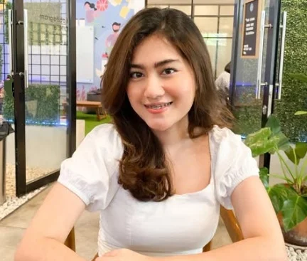 Konten Kreator sekaligus Food Blogger Sania yang membuat Crombolini menjadi Viral. (instagram @saniajv)