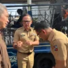 Wamendagri, Bima Arya Sugiarto saat menitipkan pesan kepada Pj Wali Kota Bogor, Hery Antasari dan Wali Kota Bogor Terpilih, Dedie A. Rachim, terkait program layanan Biskita, Senin (6/1). (Yudha Prananda / Jabar Ekspres)