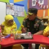 Komandan Kodim (Dandim) 0624 Kabupaten Bandung, Letkol Inf Tinton Amin Putra saat meninjau langsung pemberian makan bergizi gratis di PAUD Darul Hikam 2, Rancaekek, Kabupaten Bandung, Senin (13/1). Foto Agi