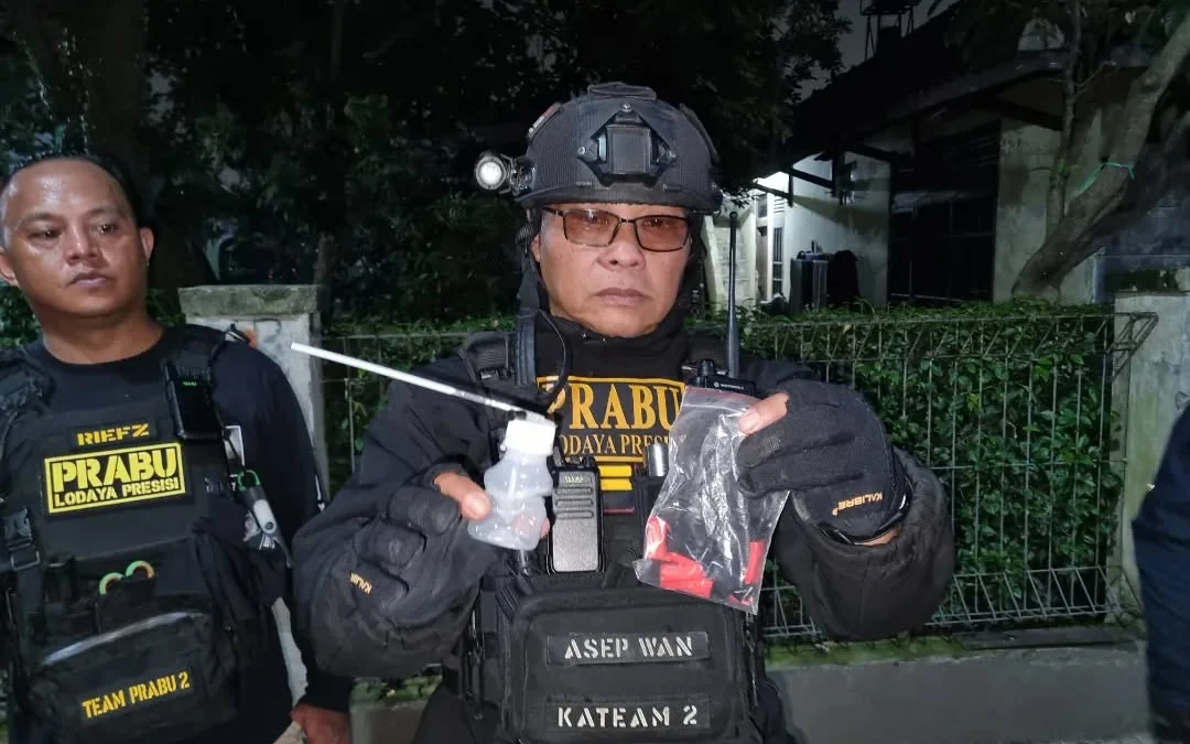 Update Penggerebekan Pesta Sabu di Bojongloa Kidul, Begini Kata Satres Narkoba Ist. Tim 2 Prabu Persisi Polrestabes Bandung usai melakukan penggrebekan pesta narkoba disebuah kamar kost di wilayah Bojongloa Kidul. Dok. IG Tim Prabu Persisi Polrestabes Bandung.