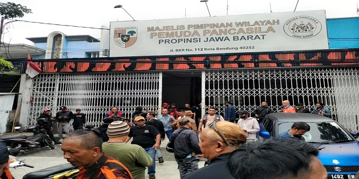 Dok situasi pasca terjadinya gesekan dua kelompok ormas di jl. BKR Bandung pada Rabu (15/1) kemarin. Foto. Sandi Nugraha/Jabar Ekspres/