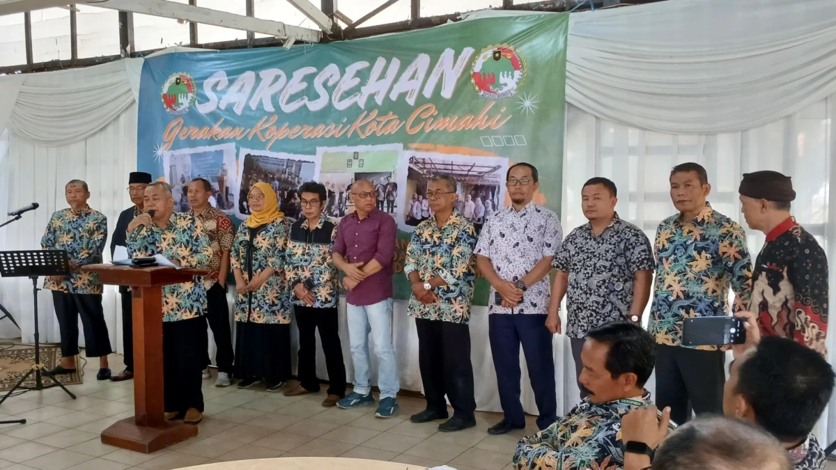 Ketua Dekopinda Kota Cimahi, Eddy Kurnaedi Bersama Jajaran Anggota Dekopinda dalam Sarasehan di Pandiga Kota Cimahi/Firman Satria/Jabar Ekspres/