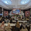 PPK se-Kabupaten Ciamis mengikuti rapat evaluasi kinerja yang dilaksanakan KPU Ciamis di salah satu hotel di Kabupaten Pangandaran, Selasa 21 Januari 2025 malam. (Cecep Herdi/Jabar Ekspres)
