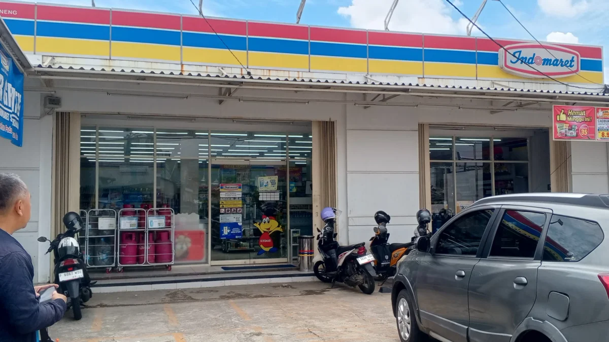 Indomaret yang berada di Jalan Raya Cikoneng Kabupaten Ciamis disatroni maling. Diperkiraan kerugian mencapai puluhan juta. (Istimewa)