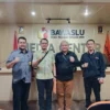 Bawaslu Kota Cimahi usai Menyerahkan Laporan Akhir Kehumasan Pemilu ke Bawaslu RI (ist)