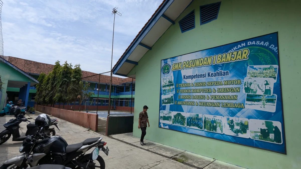 SMKS Pasundan 1 Banjar. Sekolah swasta ini bingung terhadap intruksi Gubernur Jabar terpilih, Dedi Mulyasi soal penyerahan ijazah siswa. (Cecep Herdi/Jabar Ekspres)