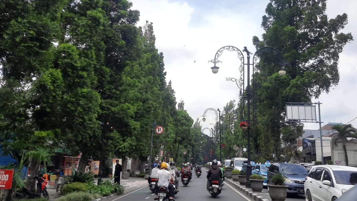 Pantauan lalu lintas di kawasan Dago - Dewi Regita / Magang Jabar Ekspres