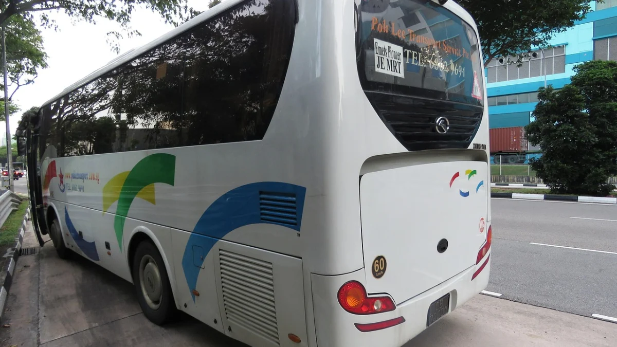 Ilustrasi Bus Buy The Service (BTS) rute Cibinong-Puncak. (foto/Pixabay)