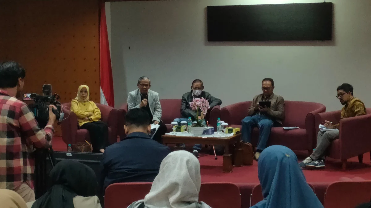 Dok. Diskusi Panel Pra Peradilan dalam Penegakan Hukum di Indonesia yang digelar di Kampus Universitas Padjadjaran, Kota Bandung Kamis (23/1). Foto. Sandi Nugraha.