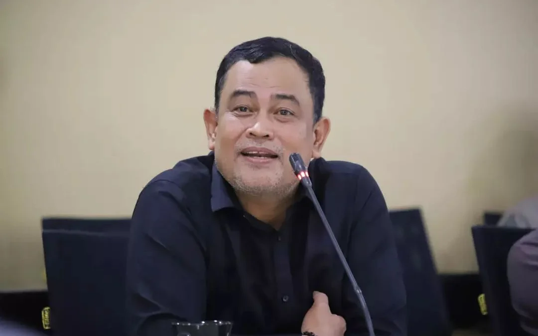 BERIKAN MASUKAN: Anggota Komisi IV DPRD Kota Bandung, Heri Hermawan, mendorong Pemkot Bandung bisa memaksimalkan bantuan yang diterima warga miskin.