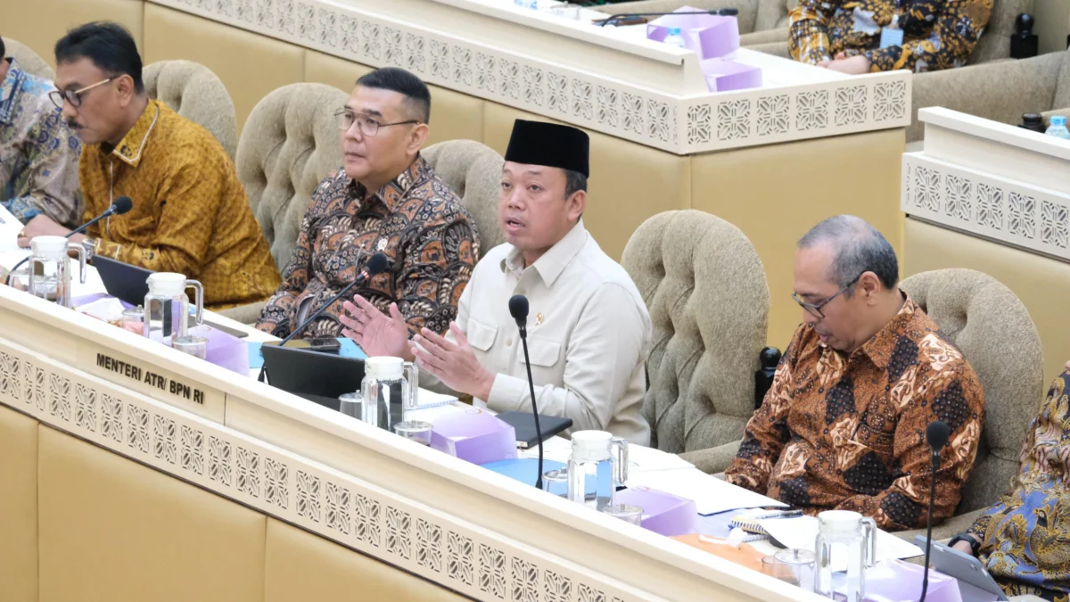 Kementerian ATR/BPN Tuai Berbagai Apresiasi dalam Rapat Kerja Bersama Komisi II DPR RI Rapat Kerja bersama Komisi II bersama DPR RI yang dihadiri Kementrian ATR/BPN di Gedung Nusantara II, Jakarta, pada Kamis (30/01/2025).