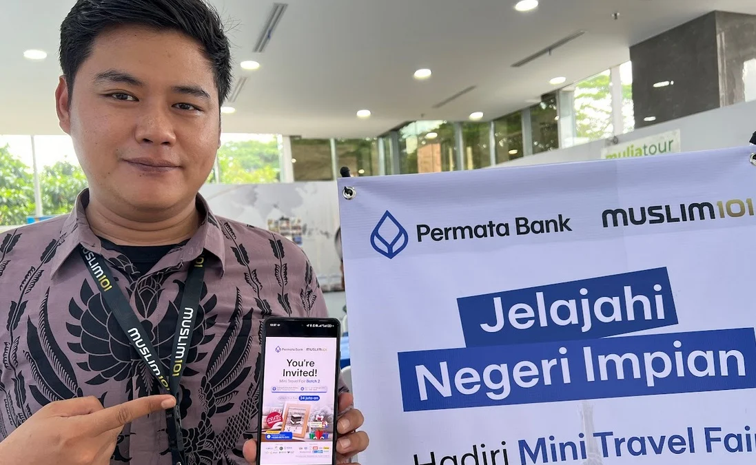 Salah satu produk dari Permata Bank yang dipamerkan dalam Mini Travel Fair yang berlangsung di PermataBank Bintaro Sektor 7, Tangerang