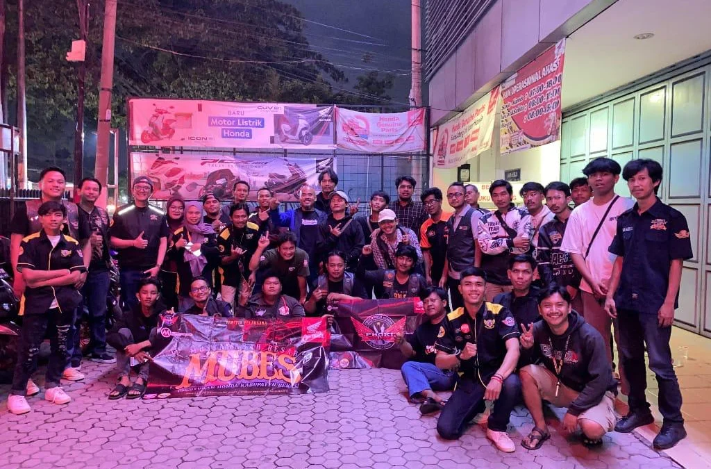 Peserta Musyawarah Besar Paguyuban Honda Kabupaten Bekasi saat memilih Ketua Umum Baru pada 22 Februari 2025, di Dealer Virgi Motor Cikarang.
