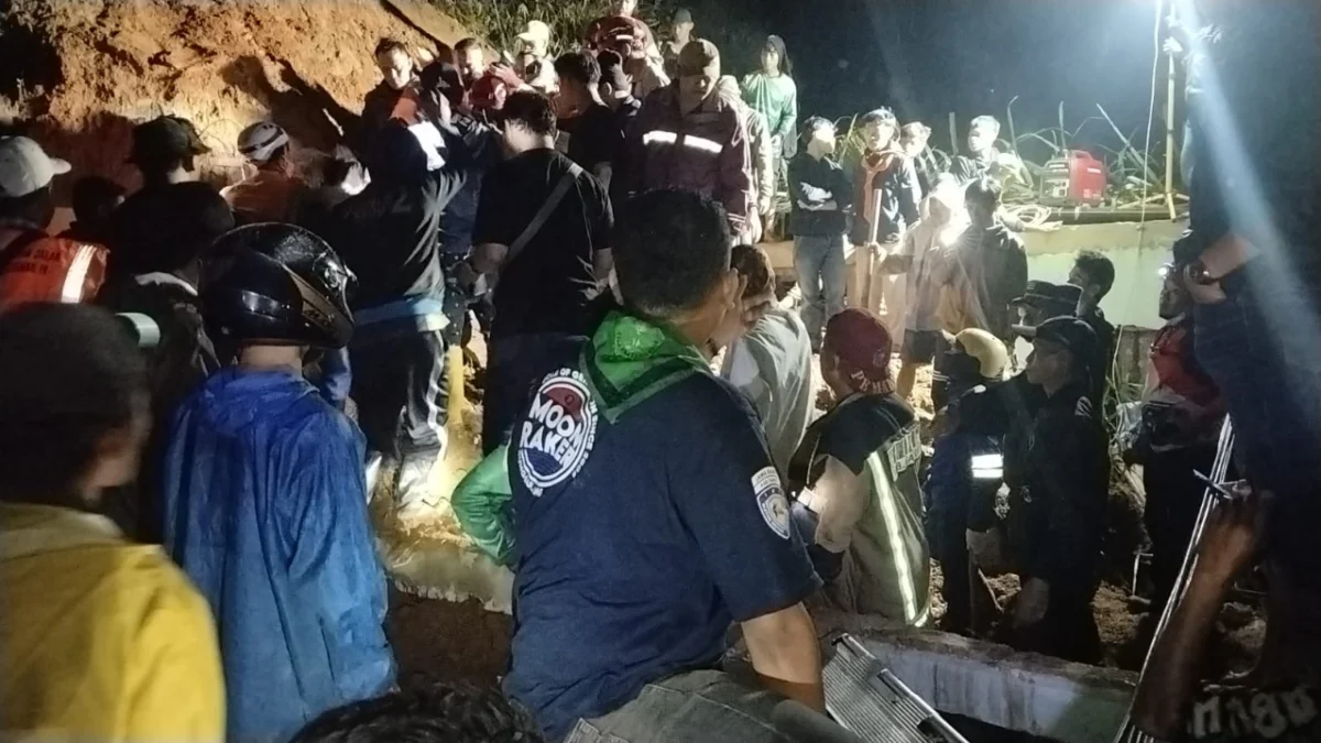 Proses Evakuasi korban longsor di Garut (dok Ist)