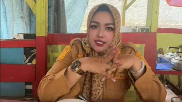 Kades Viral Wiwin Komalasari (Instagram