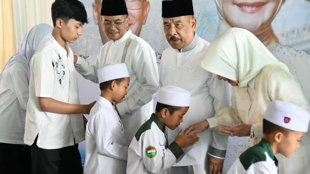 Wakil Gubernur Jawa Barat Erwan Setiawan menghadiri Acara Silaturahmi dan Doa Bersama Wakil Gubernur Jawa Barat di Rumah Dinas Wakil Gubernur, Kota Bandung, Jum'at (21/2/2025).