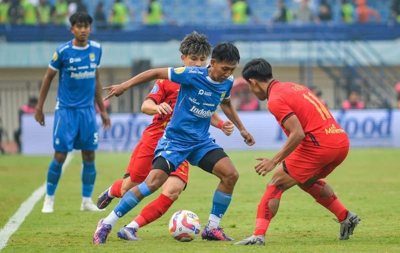 Duel klasi antara Persija Jakarta vs Persib Bandung/Foto: Antara/