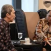 Wali Kota Bogor Terpilih, Dedie A. Rachim saat berdiskusi bersama Menkop UKM, Budi Arie Setiadi. (Yudha Prananda / Istimewa)