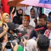 Ketua DPRD Kota Bogor, Adityawarman Adil bersama Pj Gubernur Jawa Barat, Bey Machmudin. (Dok. Humpro DPRD Kota Bogor)